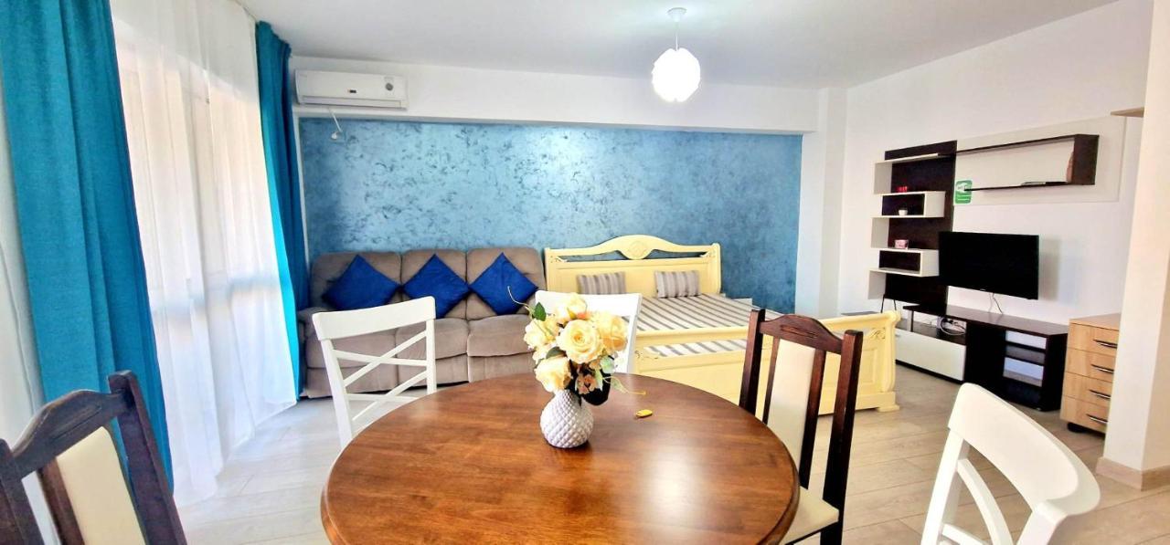 Big & Cosy Apartment With 3 Double Beds & 2 Bathrooms Jászvásár Kültér fotó